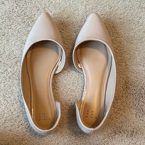Elegant Nude Pointed-Toe Flats